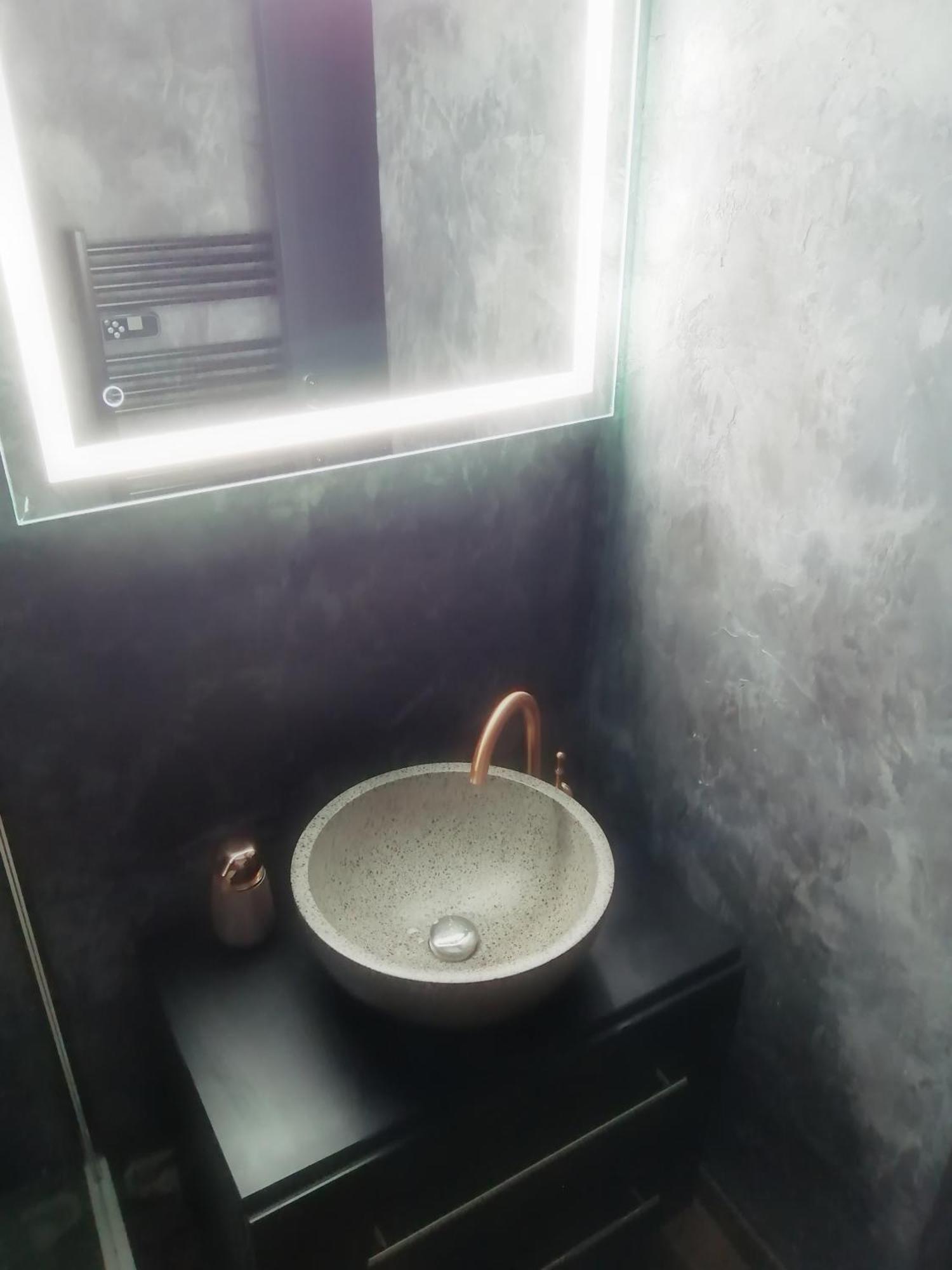 Appartement Avec Balneo Et Sauna Privatif - Le Rose Cuivre Troyes Dış mekan fotoğraf